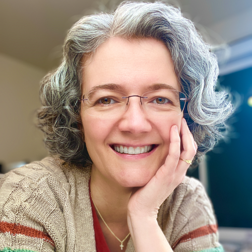 Evelin Elle's Rise: Blending Diverse Heritage in Russian Entertainment